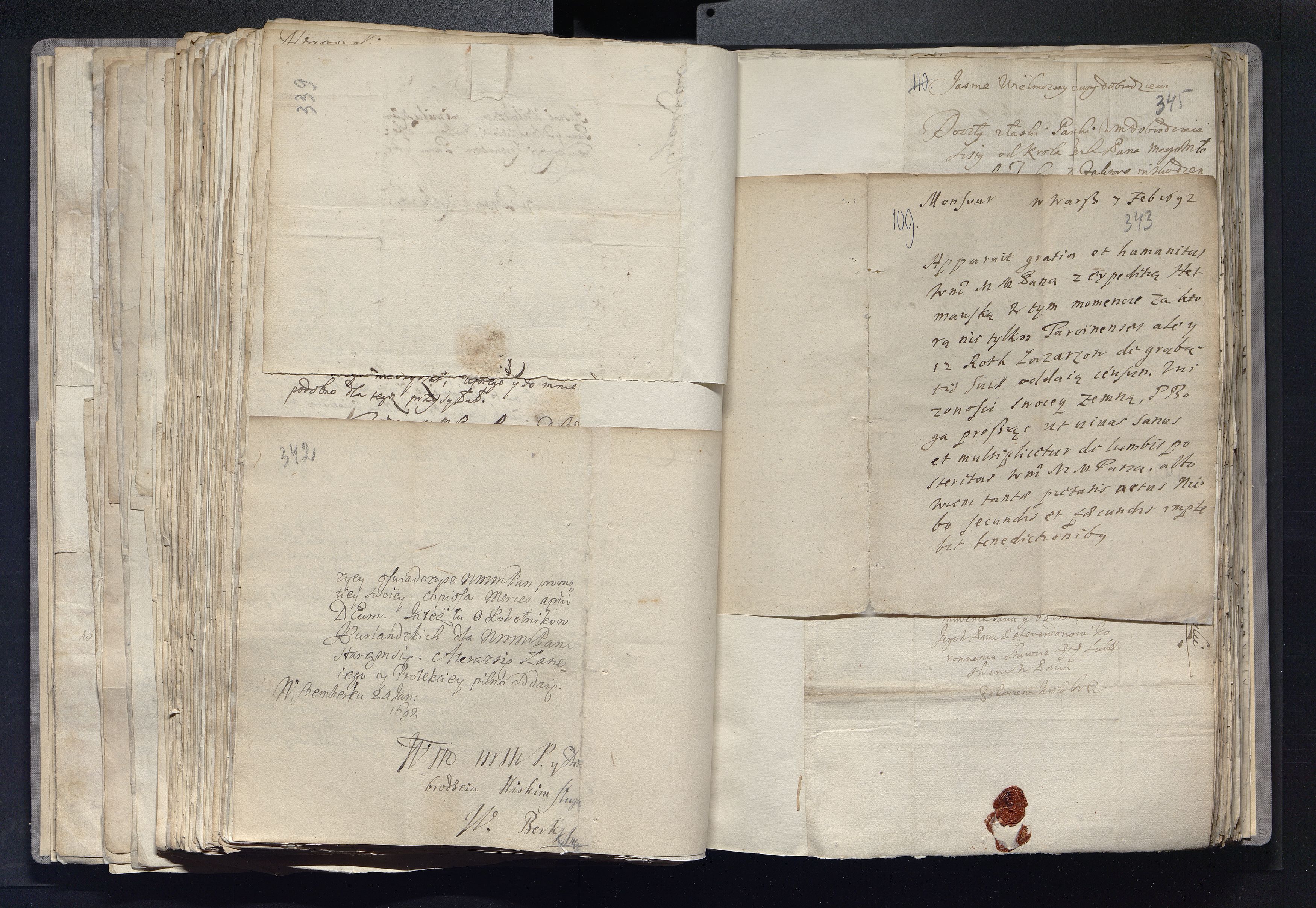 1_335_0_0_163a-22_0172