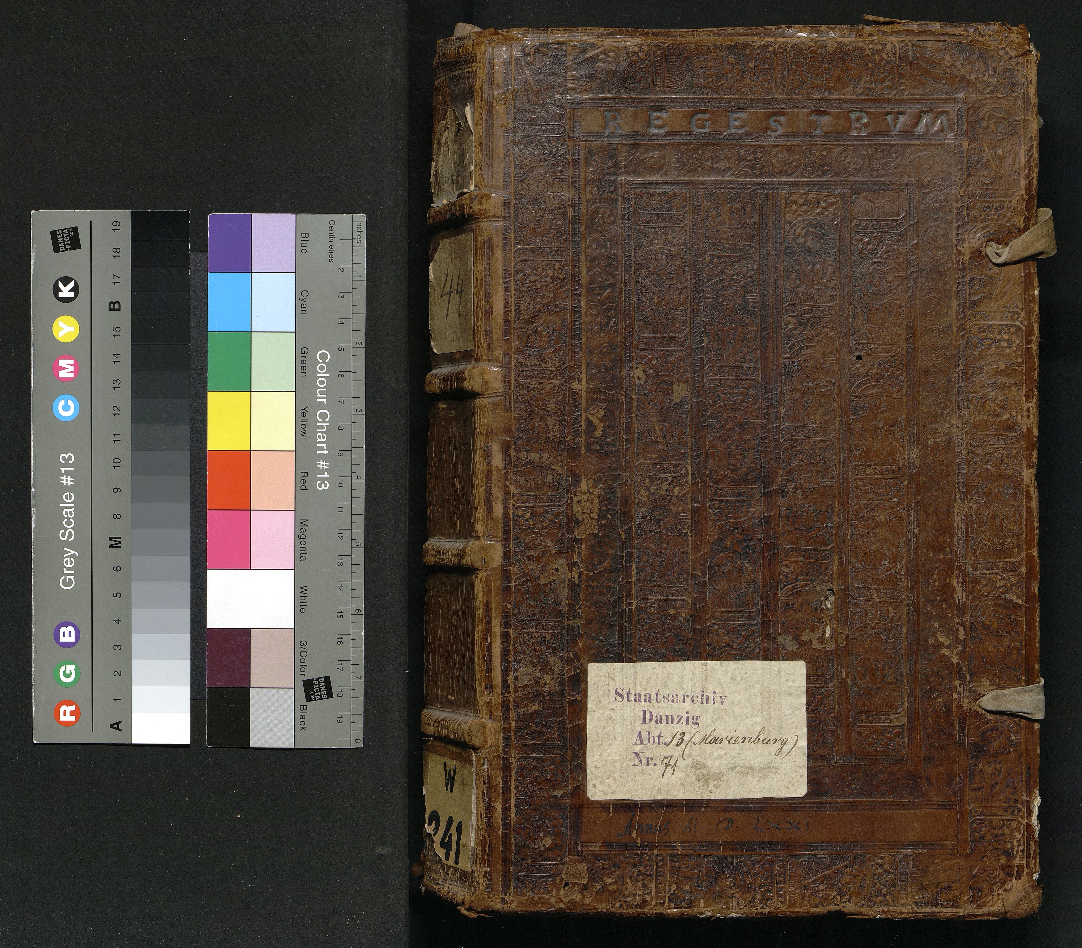 1_9_0_0_W-241_0000_okladka